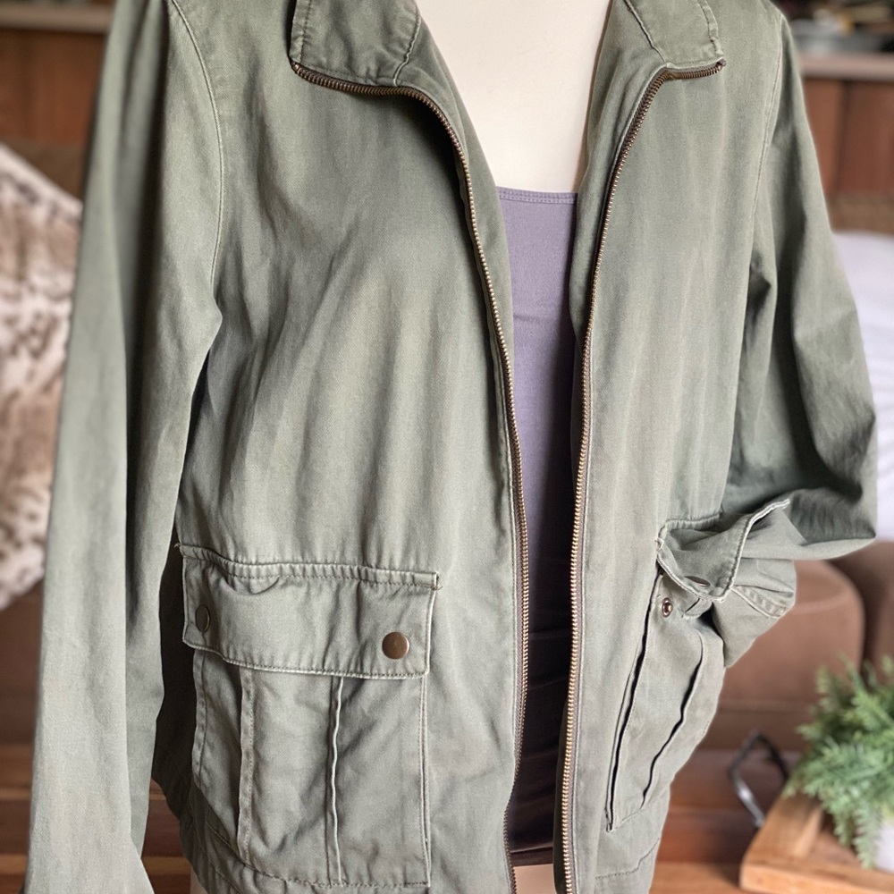 Arizona jacket, size medium, army green lightweight jacket. Great condition. - Picture 3 of 9